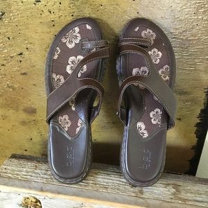 boc by Born Concepts Toe Ring Sandal size 9 - NEW!